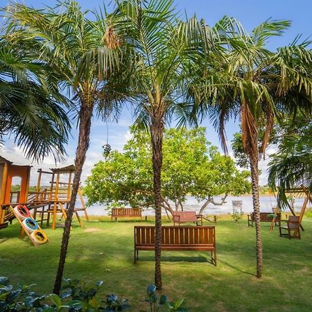 Apto Guarajuba Praia Condominio Porto Smeralda-100 Metros Da Praia Eksteriør bilde