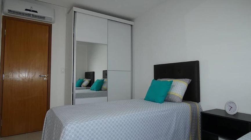Apto Guarajuba Praia Condominio Porto Smeralda-100 Metros Da Praia Eksteriør bilde