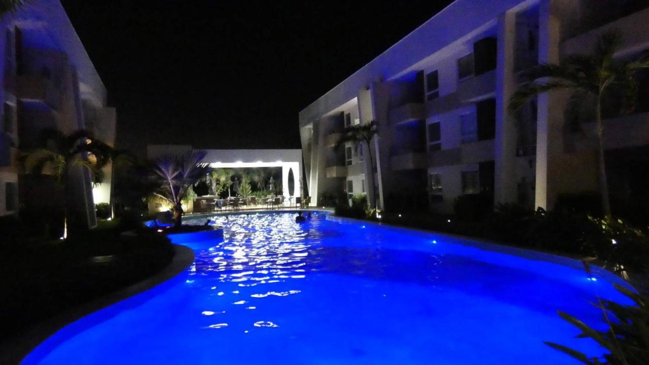 Apto Guarajuba Praia Condominio Porto Smeralda-100 Metros Da Praia Eksteriør bilde